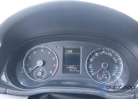 2013 Volkswagen Passat S z USA, uszkodzony, nr VIN 1VWAP7A36DC082920